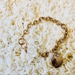 Guess Jewelry - Guess Heart Charm Bracelet in Rose Gold Guess Jewelry - Guess Heart Charm Bracelet in Rose Gold
